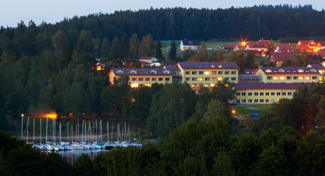 Lipno Wellness - Frymburk Hotel Private Family Room المظهر الخارجي الصورة